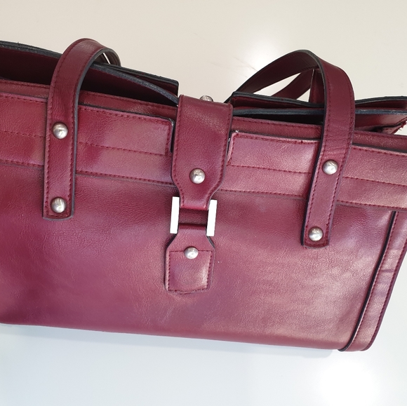 An amazing leather bag with 2 handles - Picture 4 of 6